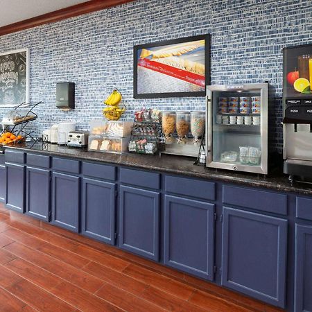 Pioneer Inn & Suites Grinnell Екстериор снимка