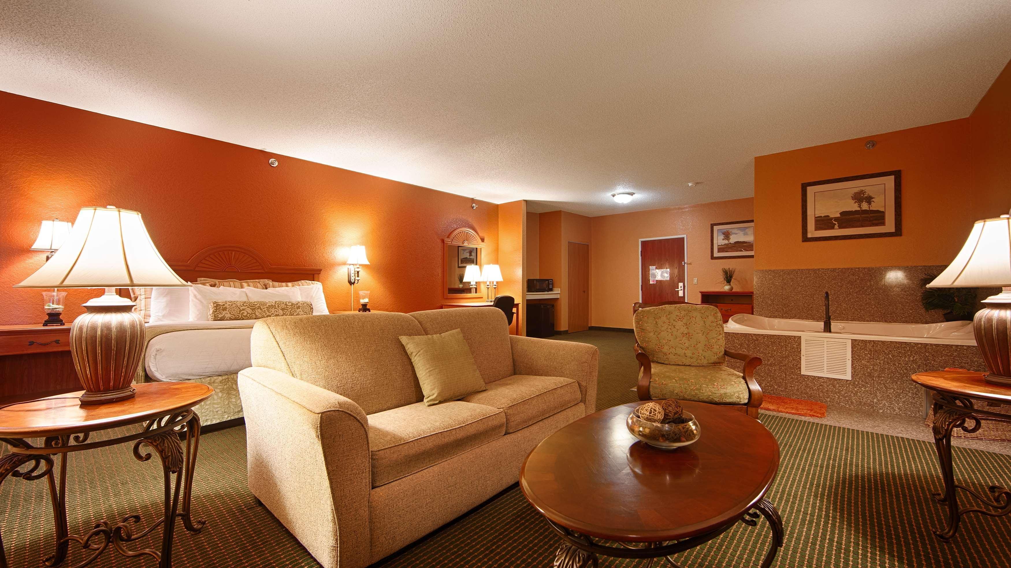 Pioneer Inn & Suites Grinnell Екстериор снимка