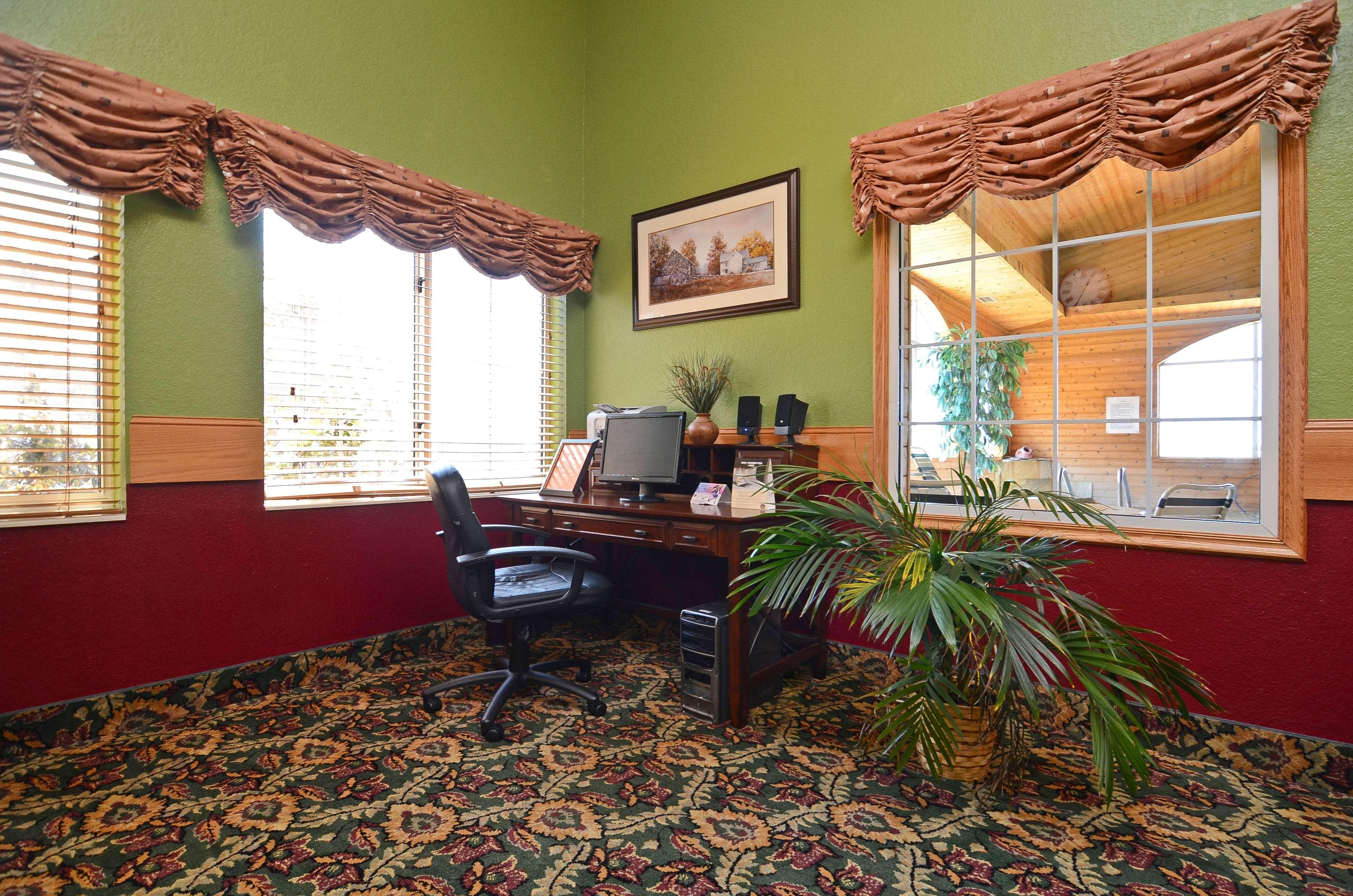 Pioneer Inn & Suites Grinnell Бизнес снимка