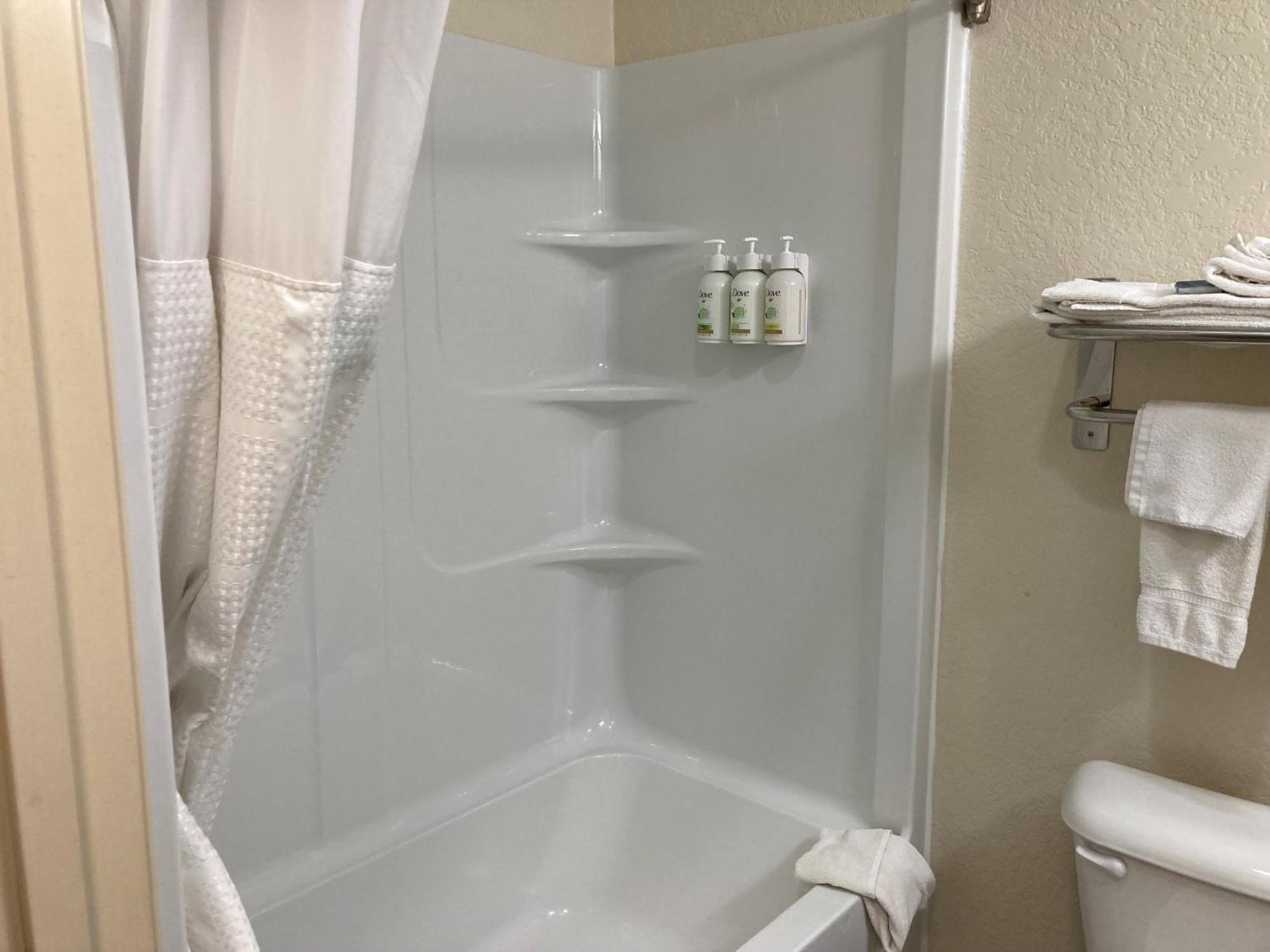 Pioneer Inn & Suites Grinnell Екстериор снимка