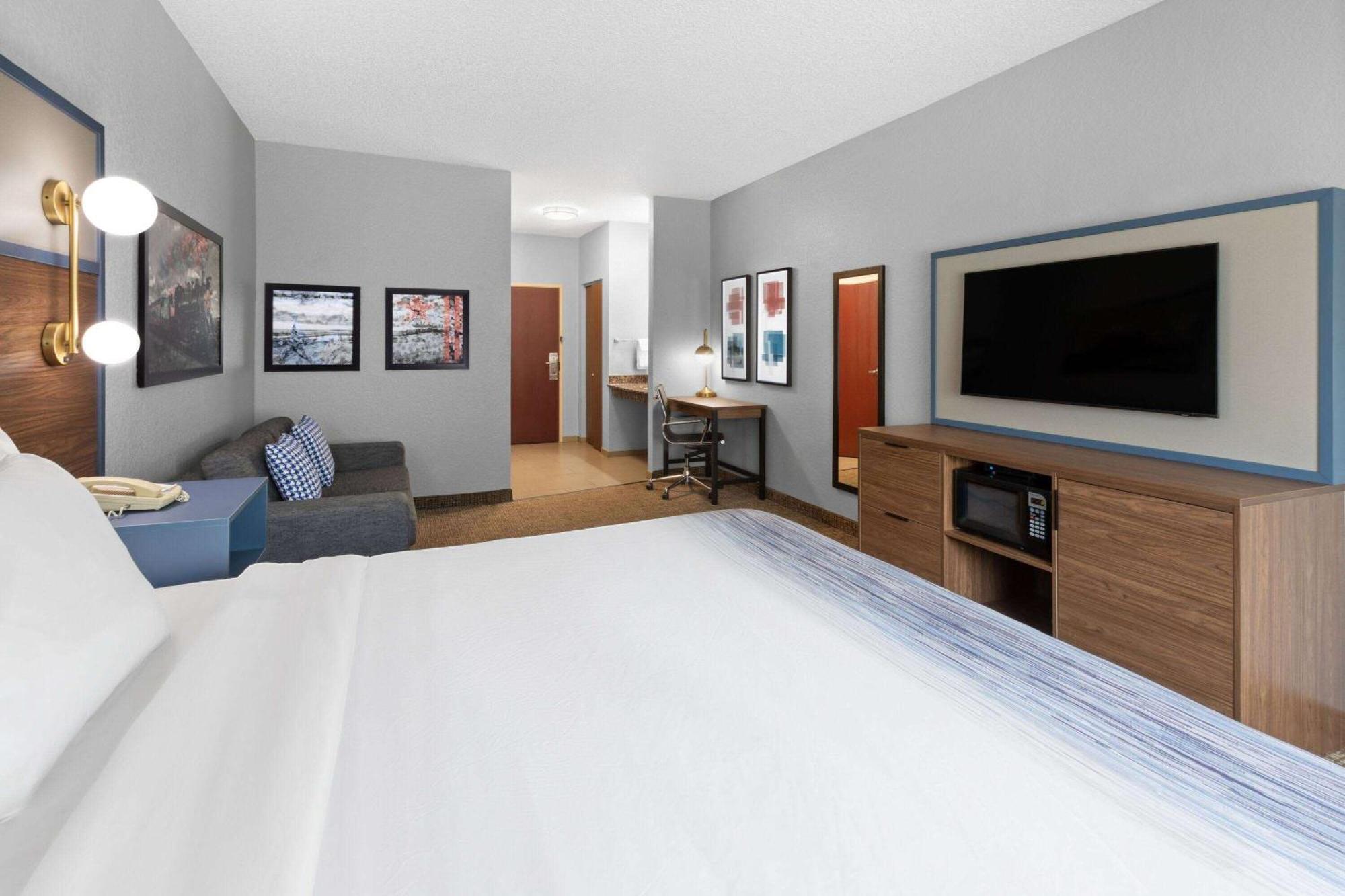 Pioneer Inn & Suites Grinnell Екстериор снимка