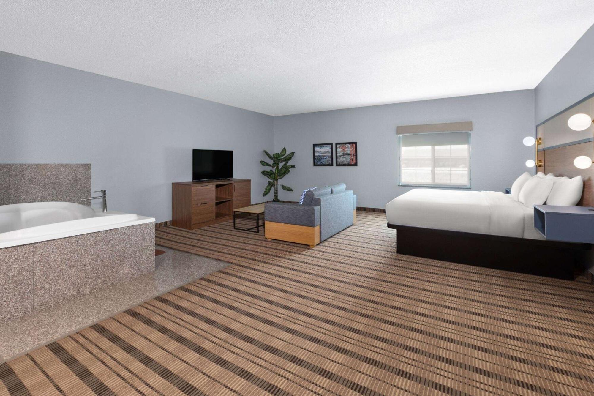 Pioneer Inn & Suites Grinnell Екстериор снимка